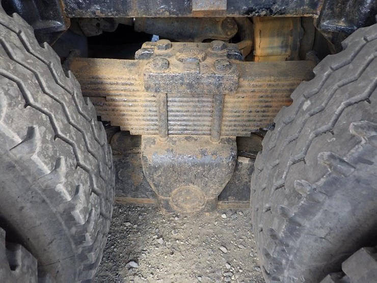 2014-caterpillar-ct660-image-19