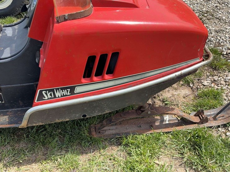 1972-massey-ferguson-300-image-25