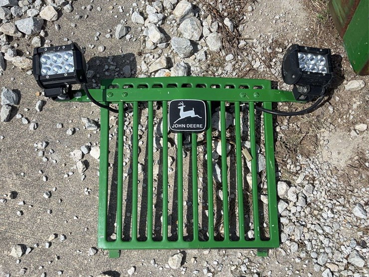 john-deere-322-image-13