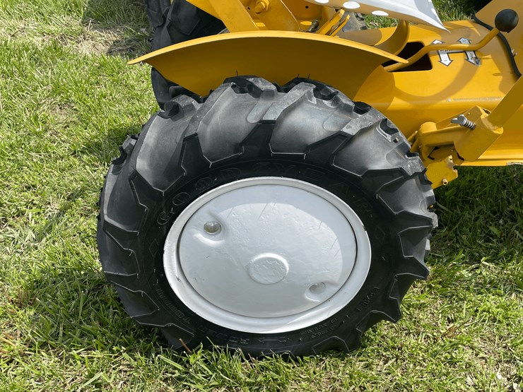 massey-ferguson-executive-image-35