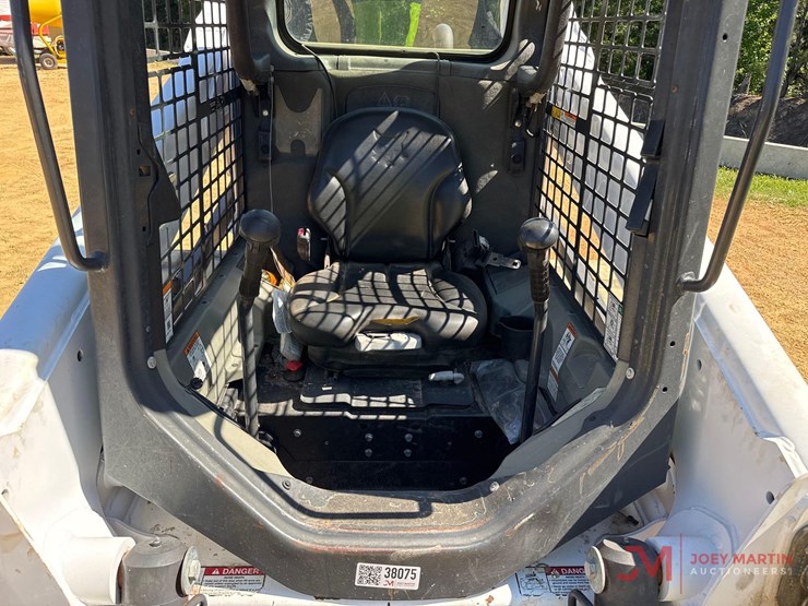2022-bobcat-t770-image-15