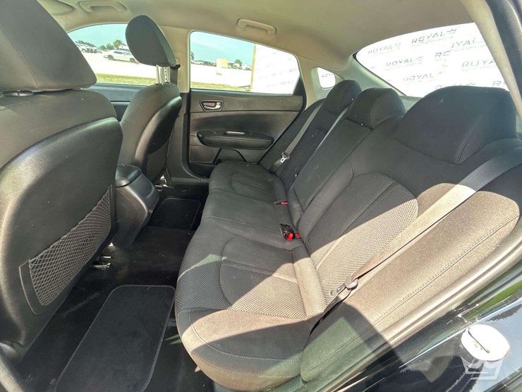 2019-kia-optima-sedan-image-22