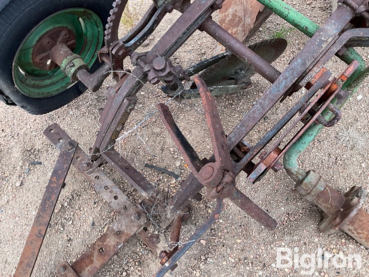 john-deere-3-bottom-plow-image-10