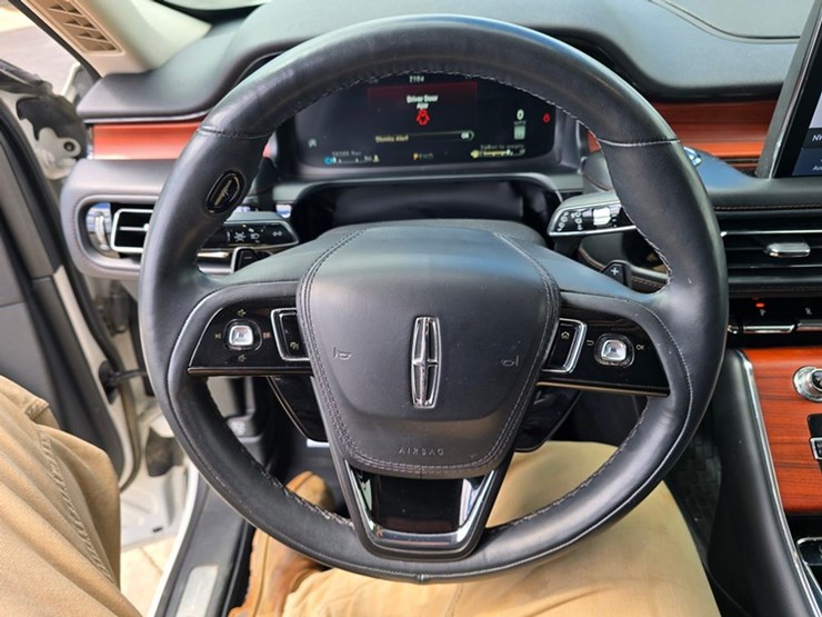 2024-lincoln-aviator-image-30