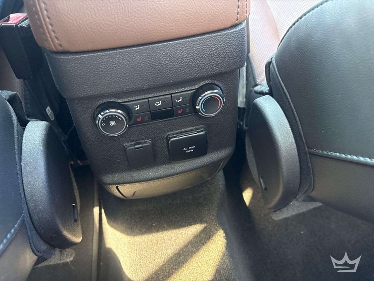 2015-ford-explorer-image-27