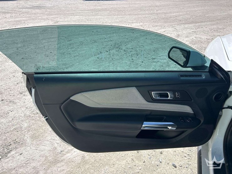 2024-ford-mustang-coupe-image-14