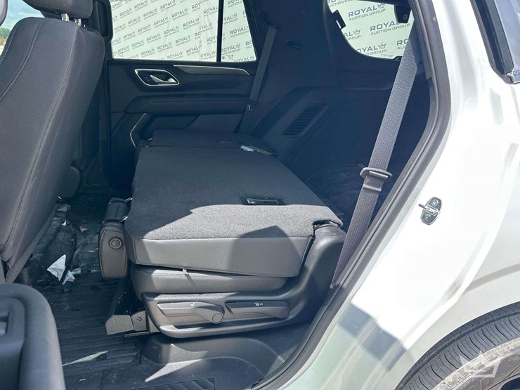2024-chevrolet-tahoe-image-16