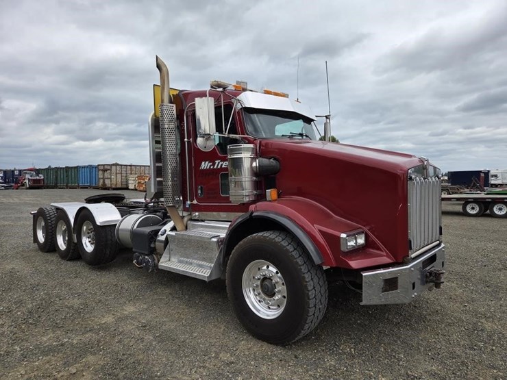 2012-kenworth-t800-image-3