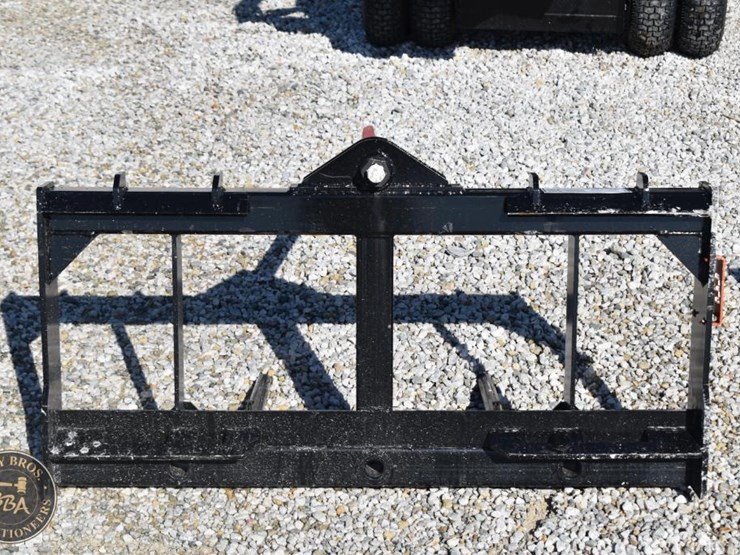 bale-spear-skid-steer-attachment-44966-image-1