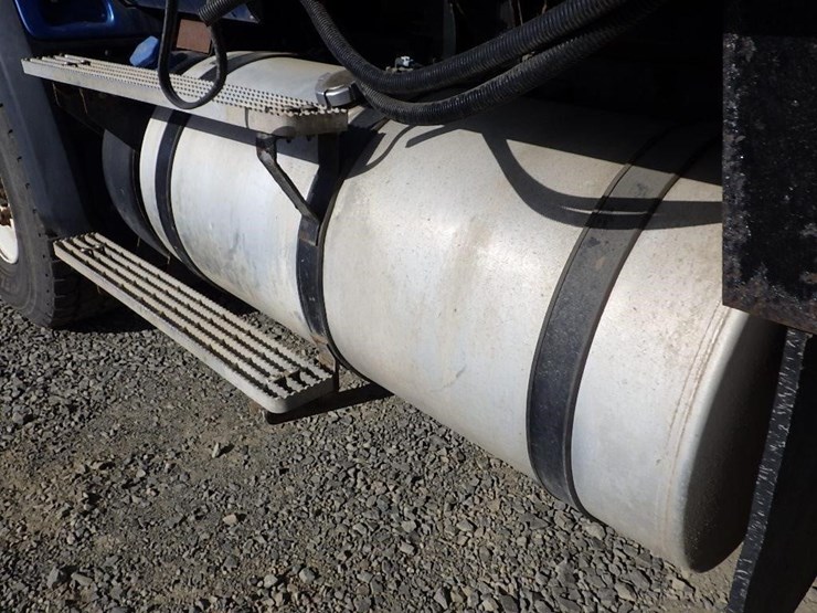 2014-caterpillar-ct660-image-11