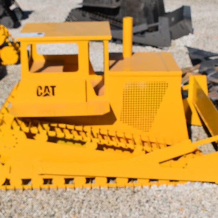 CATERPILLAR DOZER LAWN ORNAMENT 44960
