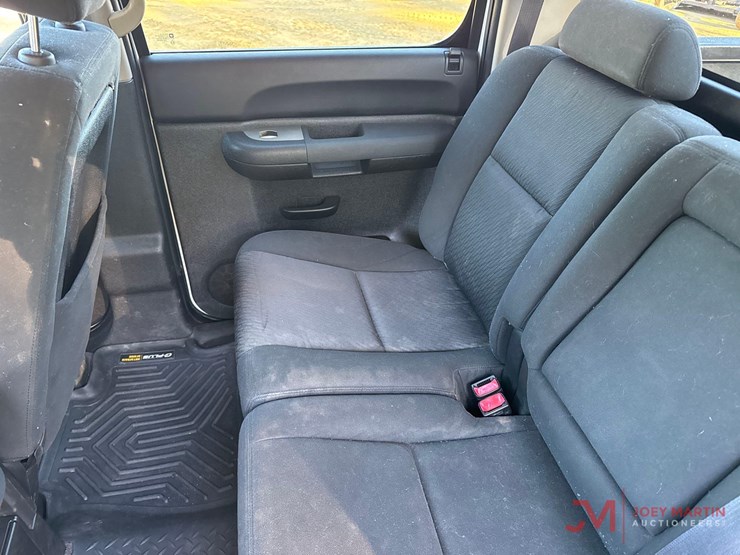 2011-chevrolet-silverado-1500-image-24