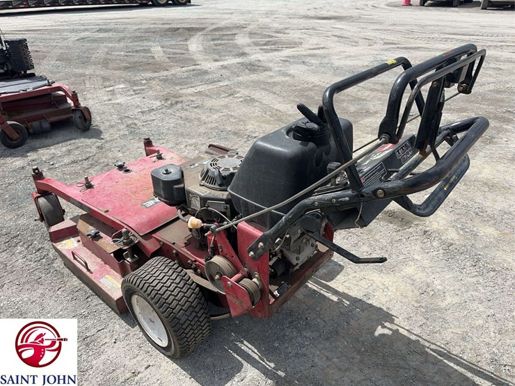 toro-proline-30317-commercial-walk-behind-mower-image-7