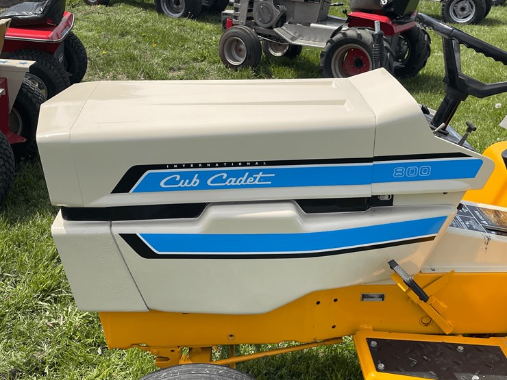 1975-international-cub-image-11