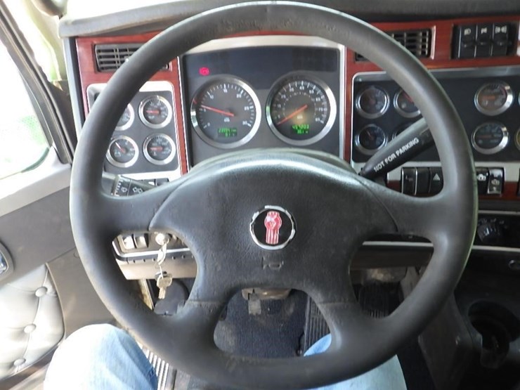 2006-kenworth-t800-image-51