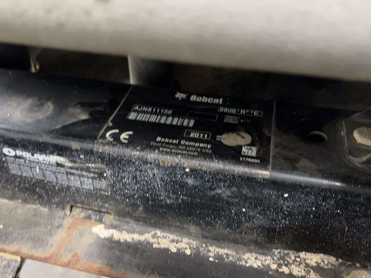 2011-bobcat-3200-image-15