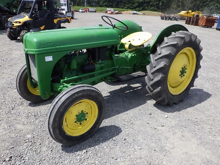ford-tractor-image-1