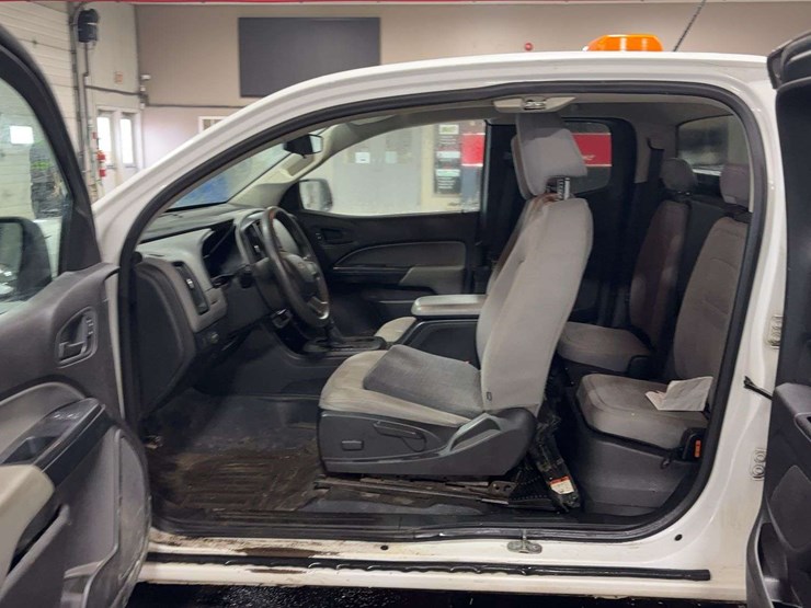 2015-chevrolet-colorado-image-11