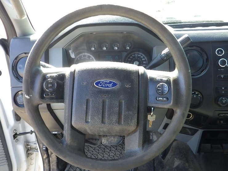 2014-ford-f350-image-31