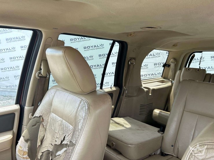 2010-ford-expedition-image-20