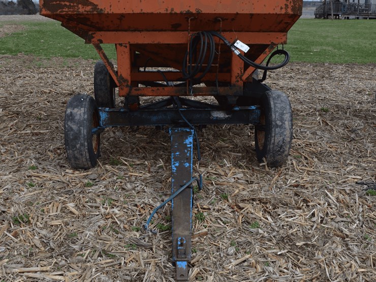 gravity-wagon-with-hydraulic-auger-image-2