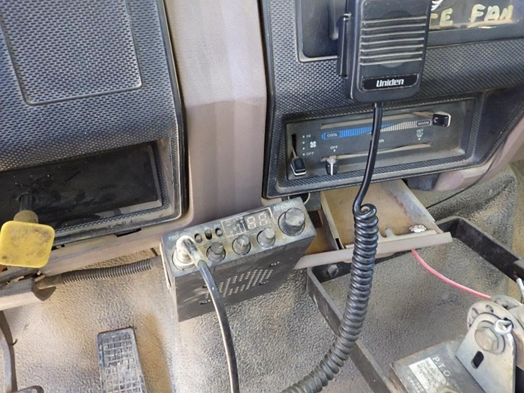 1997-ford-f800-image-45