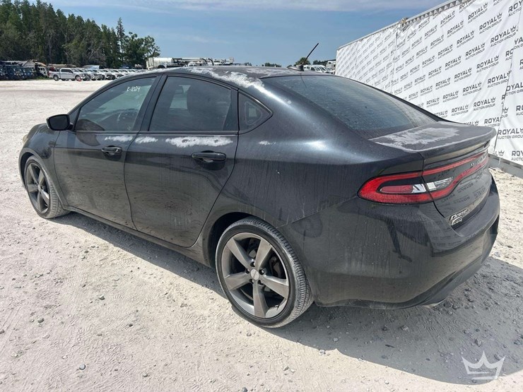 2014-dodge-dart-sedan-image-4