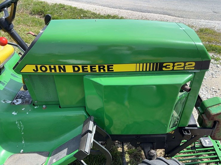 john-deere-322-image-36