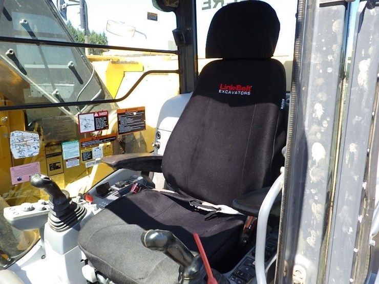 deere-245g-lc-image-48