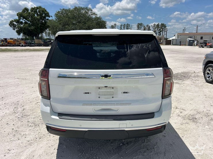 2021-chevrolet-tahoe-image-21