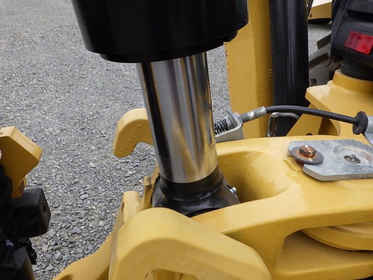 2023-caterpillar-420-xe-image-11