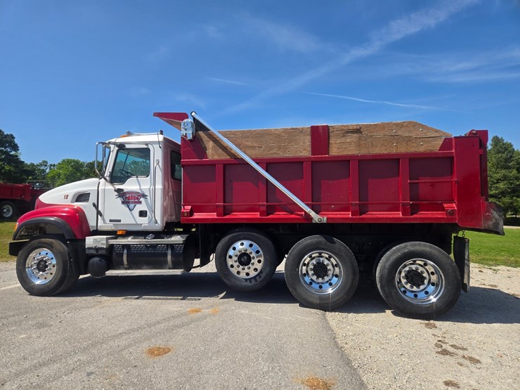 #24354-•-2002-mack-cv513-granite-dumptruck-image-8