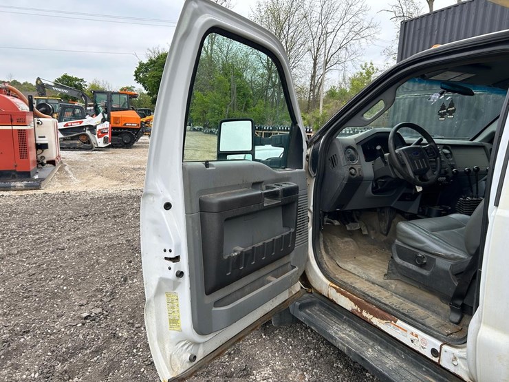 ford-f550-image-18
