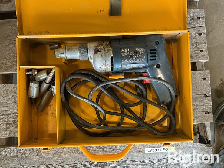 milwaukee-drill-impact-&-heavy-duty-hammer-image-13