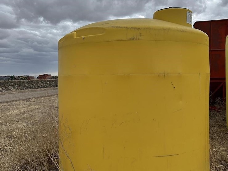 2,500-gallon-yellow-tank-image-1
