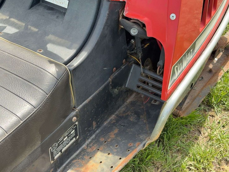 1972-massey-ferguson-300-image-21