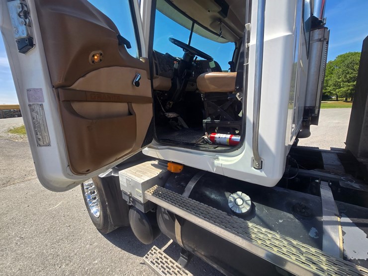 #24354-•-2002-mack-cv513-granite-dumptruck-image-67