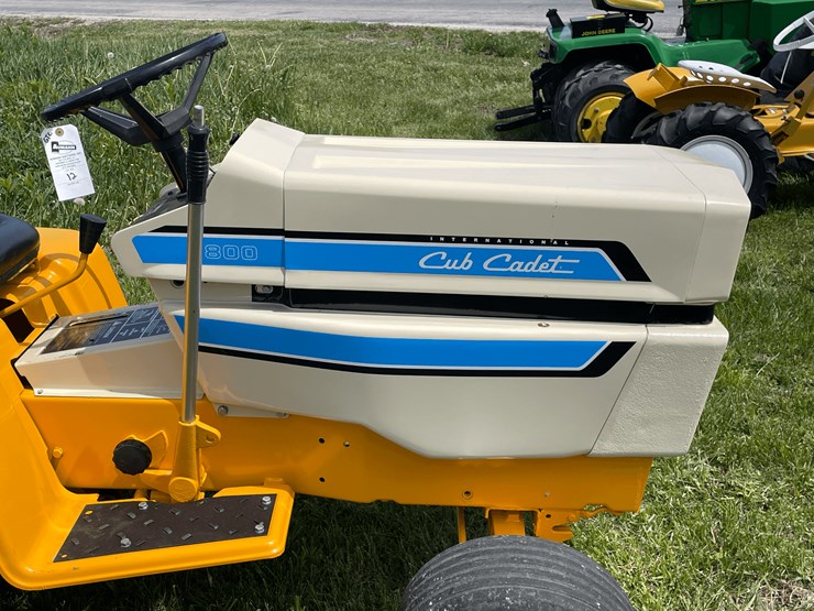 1975-international-cub-image-30