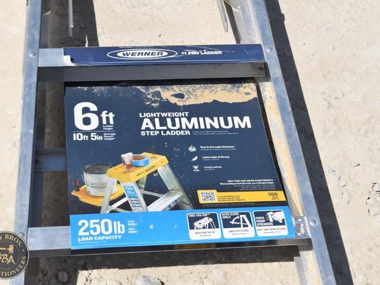 werner-step-ladder-44953-image-4