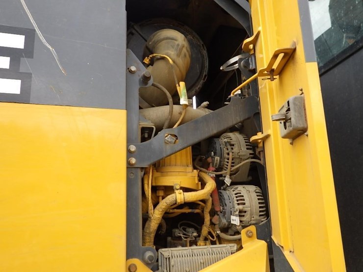 2016-deere-772gp-image-44