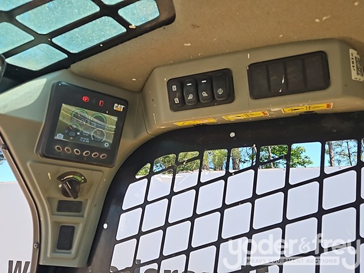 2023-caterpillar-259d3-image-29