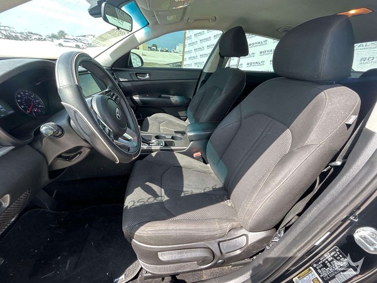 2019-kia-optima-sedan-image-12