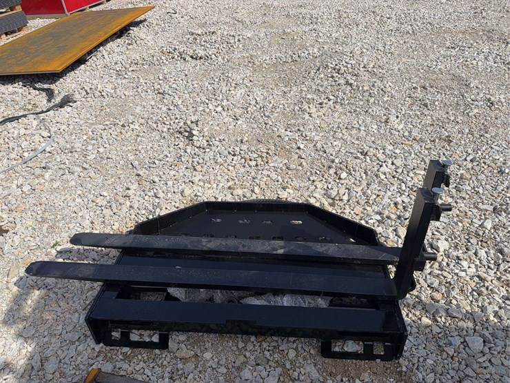 2026-giyi-hydraulic-skid-steer-forks-image-3