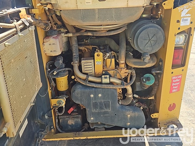 2019-caterpillar-259d-image-22