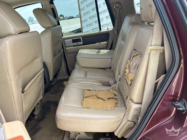 2010-ford-expedition-image-22