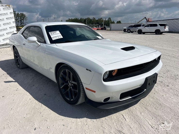 2023-dodge-challenger-coupe-image-2