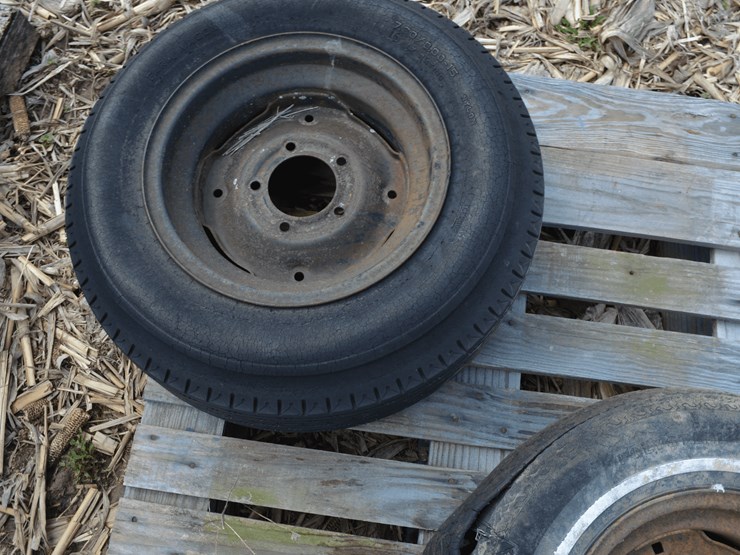 pallet-of-implement-tires-image-2