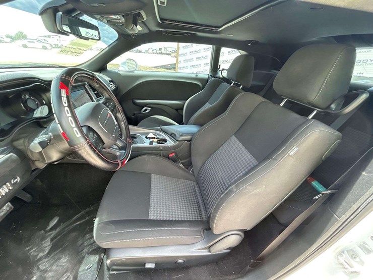 2023-dodge-challenger-coupe-image-12