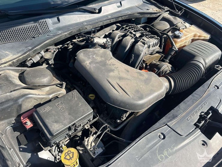 2019-dodge-charger-sedan-image-9