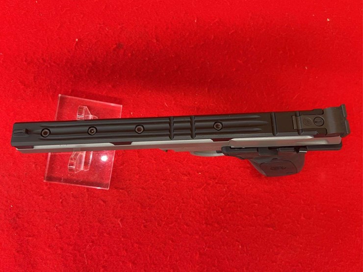 smith-&-wesson-model-22s-semi-auto-pistol-.22-lr-image-6
